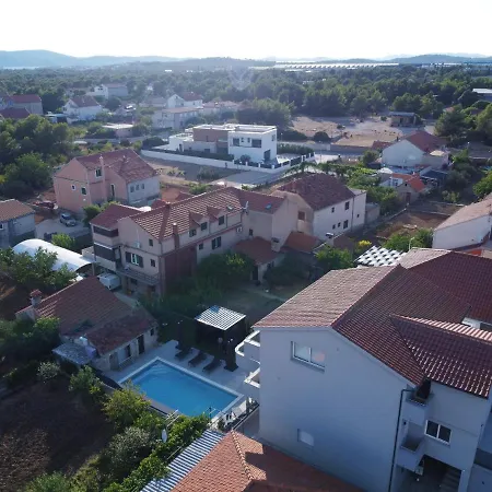 Daire Apartman Emilija *