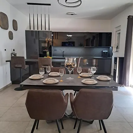 Apartman Emilija Daire *